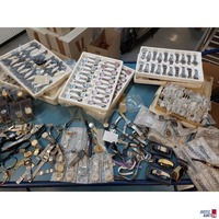 Konvolut bestehend aus Armbanduhren u&period;a&period;