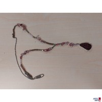 Modeschmuckkette defekt mit Schmucksteinen