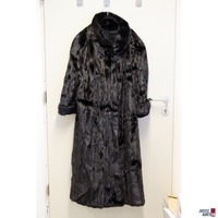 Nerzmantel mit dem Monogramm&colon; PS