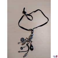 Modeschmuckkette im Hippie Style silberfarben am Lederband