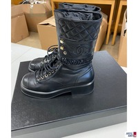 Boots Chanel schwarz zum Schnüren Gr. 38,5 mit Schuhsack