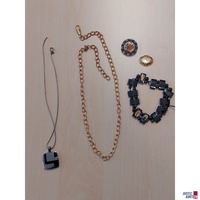 Konvolut bestehend aus diversen Modeschmuck