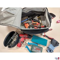 Umh&auml;ngetasche mit diversen Werkzeug&nbsp;