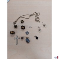 Diverse Anhänger Ohrstecker und Armbandmittelteile