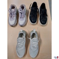 3 Paar Damensportschuhe/Sneaker der Marke Nike Größe 39