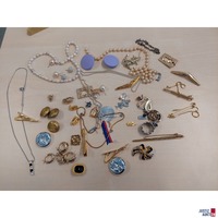 Diverser Modeschmuck u.a.