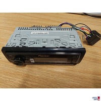 Autoradio der Marke Pioneer MVH-S510BT