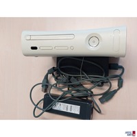 Spielkonsole der Marke Xbox 360 gebraucht/Gebrauchsspuren vorhanden