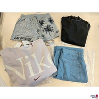 Damen Jogging Anzug der Marke Nike Größe M u.a.