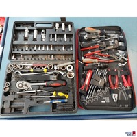Werkzeugkoffer und Tasche mit diversen Werkzeug