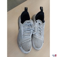 1 Paar Sneaker Schuh der Marke Nike Air Max 270 Gr&ouml;&szlig;e 42