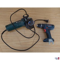 1 Akku Bohrmaschine der Marke Bosch Professional u.a.
