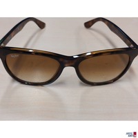 Sonnenbrille der Marke Ray Ban - RB 4184