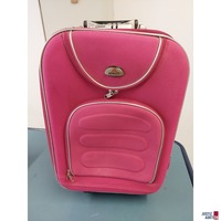 Koffer der Marke Ormi mit 4 R&auml;der