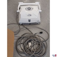 Poolroboter der Marke BWT inkl&period; Zubeh&ouml;r