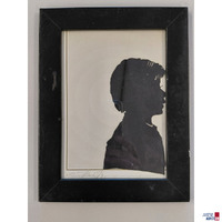 Scherenschnitt&comma; unten links schwer lesbar signiert&period; 16&comma;5x13 cm&period;