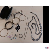 Diverser Modeschmuck - optische Lesebrille in Etui