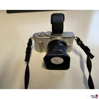 Olympus Pen E-PL8 mit Objektiv Kamera mit Tragegurt