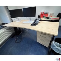 Schreibtisch links abgewinkelt