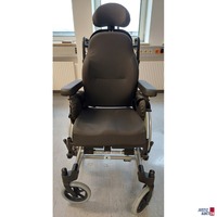Pflege-Rollstuhl der Marke Breezy Relax 2