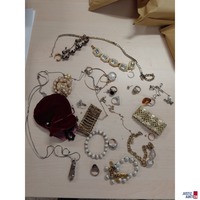 Konvolut an diversen Modeschmuck
