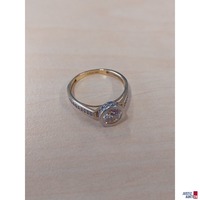 Damenring Wei&szlig;gold mit wei&szlig;en Schmucksteinen 2&comma;5 g 585 &permil; punziert Gr&ouml;&szlig;e 55