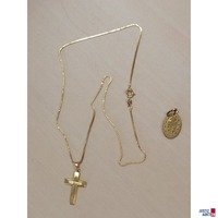 Gelbgoldkette mit Kreuzanh&auml;nger&comma; 585 &permil; punziert&comma; 3&comma;2 g&comma; L&auml;nge 38 cm mit unechtem Devotionalanh&auml;nger