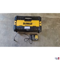 164-25 DeWalt Radio