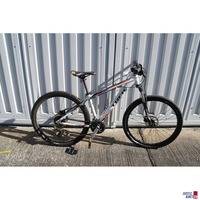 Komplettansicht Fahrrad