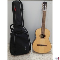 Akustikgitarre der Marke Armin Hanika 50 PF inkl&period; Gitarrentasche der Marke GEWA
