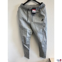 Graue Jogginhose der Marke Nike in Größe L