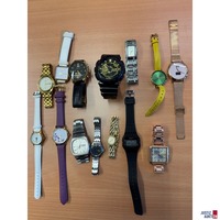 14 Armbanduhren verschiedener Hersteller an Bastler