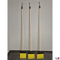 3 Weichenbesen mit Schienenkratzer