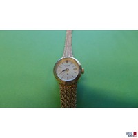 Uhr vorne