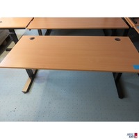 Schreibtisch
