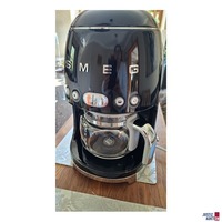 Filterkaffeemaschine der Marke SMEG
