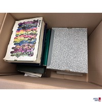 12 Künstlerbücher und Ordner mit div. Zeichnungen
