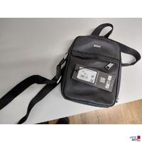 Umh&auml;ngetasche Hugo Boss in schwarz