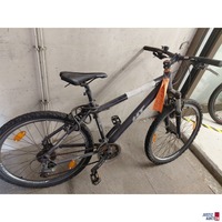 Mountainbike der Marke HT - Model XCS 26