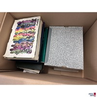 12 Künstlerbücher und Ordner mit div. Zeichnungen