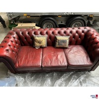 Sofa mit Dekokissen