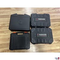 leere Maschinenkoffer