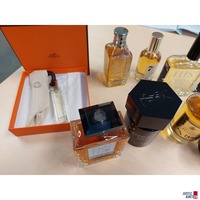 Konvolut an diversen angebrochenen Parfum der Marken Hermes&comma; Etro&comma; Jeroboam&comma; Bulgari&comma; Yves Saint Laurent&comma; Numero Uno&comma; Penhaligon&DiacriticalAcute;s