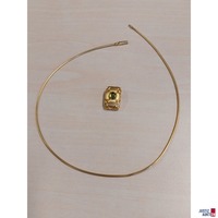 Halsreif Omega rund mit Anh&auml;nger Marke &comma;&comma;Mont Blanc&OpenCurlyDoubleQuote; mit Beridot&comma; 750 &permil; punziert&comma; 21&comma;2 g 43 cm lang