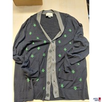 Strickjacke der Marke Gucci &comma;&comma;Bee&OpenCurlyDoubleQuote; Gr&ouml;&szlig;e 2XL Farbe&colon; dunkelbraun&sol;grau am &Auml;rmelb&uuml;ndchen eine Masche aufgetrennt