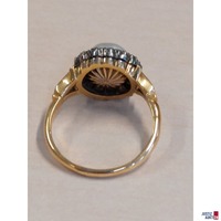 Damenring mit Perlen und Camuosierung