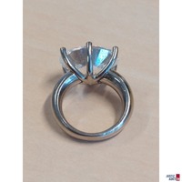 Palladiumring mit einem wei&szlig;en Schmuckstein&comma; 950&permil; punziert&comma; 14&comma;5 g&comma; Gr&period; 56