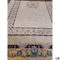 Maschineller Kn&uuml;pfteppich aus Viscose