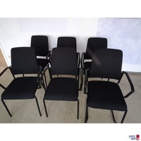 Vorderansicht sechs Stühle